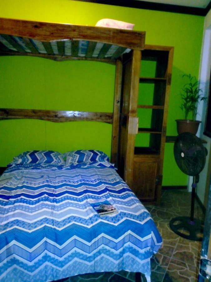 The Venue - Utila Hostel Εξωτερικό φωτογραφία