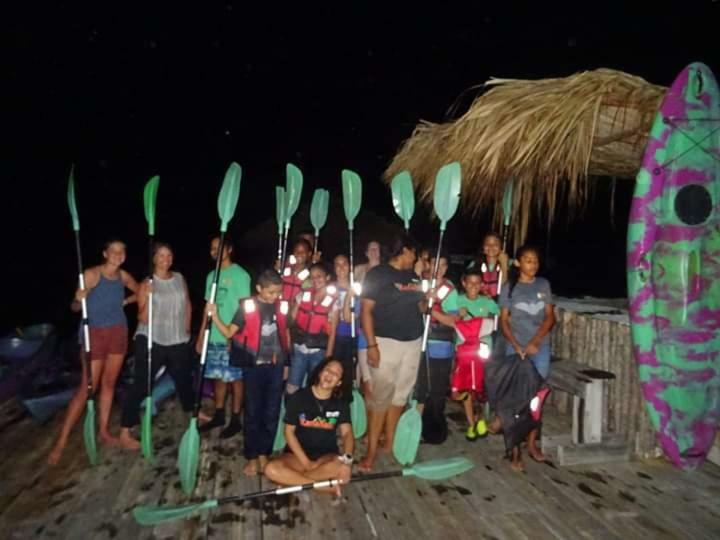 The Venue - Utila Hostel Εξωτερικό φωτογραφία